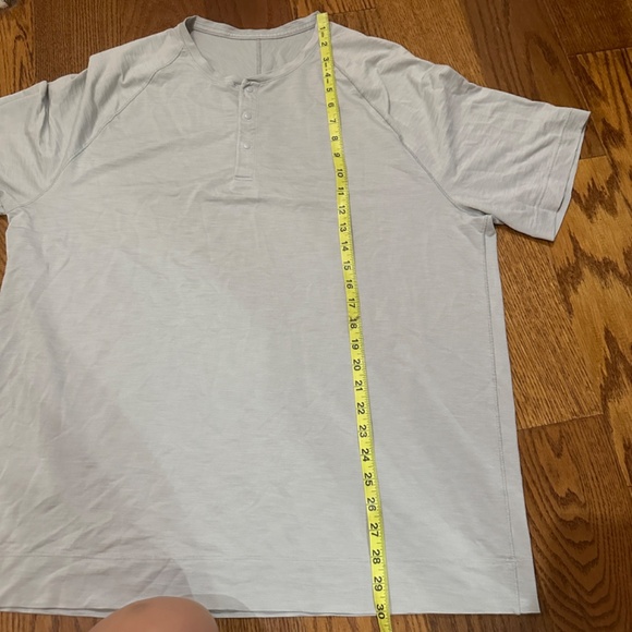 Lululemon Athletic Lightweight Henley Gray Short Sleeve Shirt Men Size 2XL - Picture 6 of 6